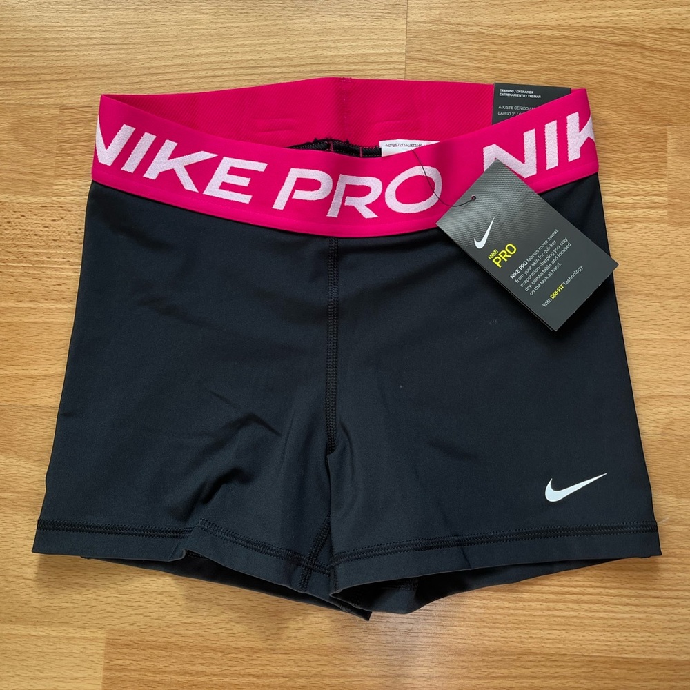 NWT Nike Training PRO Tight Fit 3” shorts